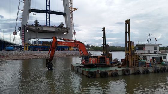 Excavator lengan panjang dengan ember dan silinder untuk  KOBELCO Hitachi