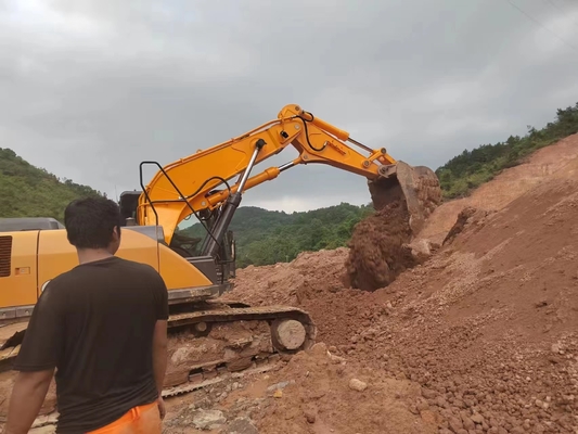 Hitachi ZX300 End Excavator Tunnel Boom dengan Kecepatan Swing 9,5 Rpm