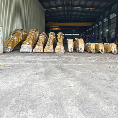 Jauh di Depan 18m Excavator Long Boom Untuk 20T Sanny Hitachi Komatsu