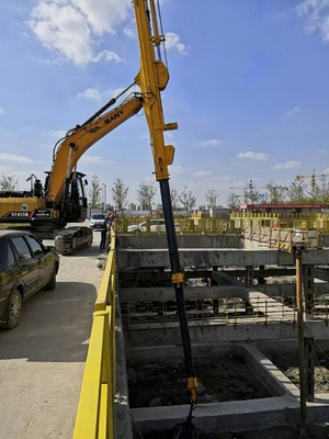 Excavator teleskopis yang sangat efektif boom jangka panjang boom excavator untuk menggali lebih dalam telescopic boom excavator clamshell