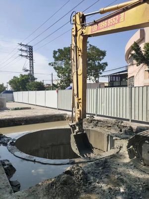 Kinerja Penggalian yang Kuat Excavator Sliding Arm SH240 Untuk Subway Jacking Tunnel 24T Dengan Aksesoris