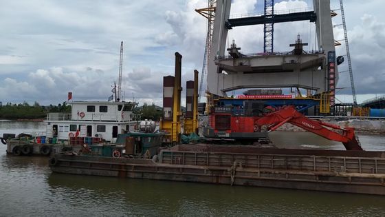 Excavator lengan panjang dengan ember dan silinder untuk  KOBELCO Hitachi