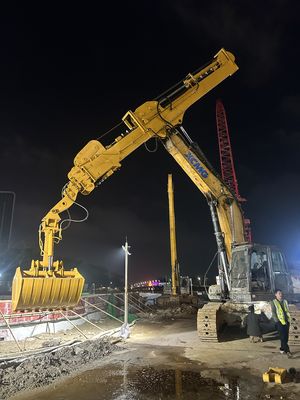 20 Meter Telescopic Arm Tiga Bagian dengan Clamshell Bucket untuk Dijual