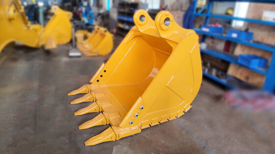 Heavy Duty Q355B NM400 Dibekali Excavator Rock Bucket dengan Gigi Harimau untuk Pertambangan